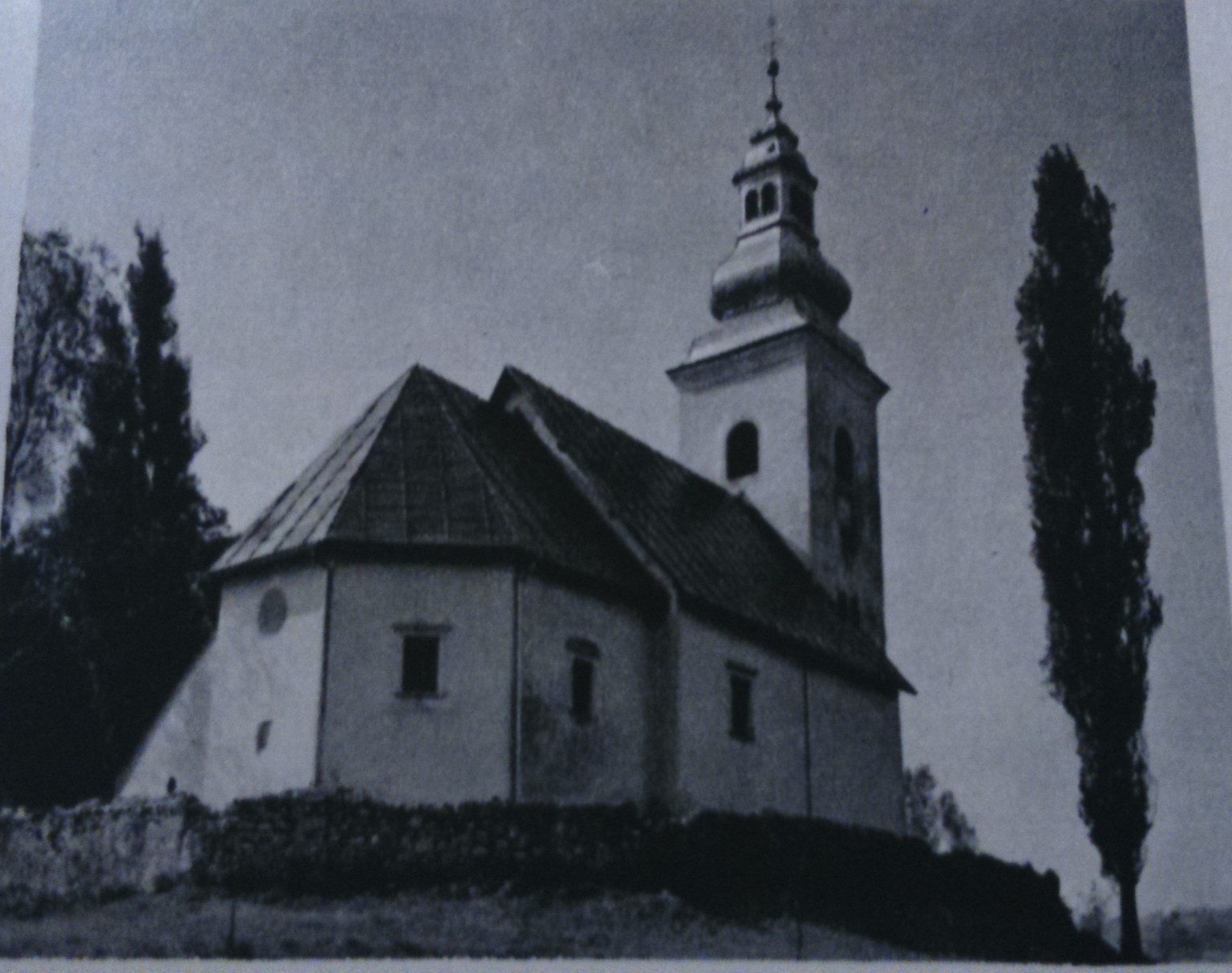 Stara fotografija župne crkve