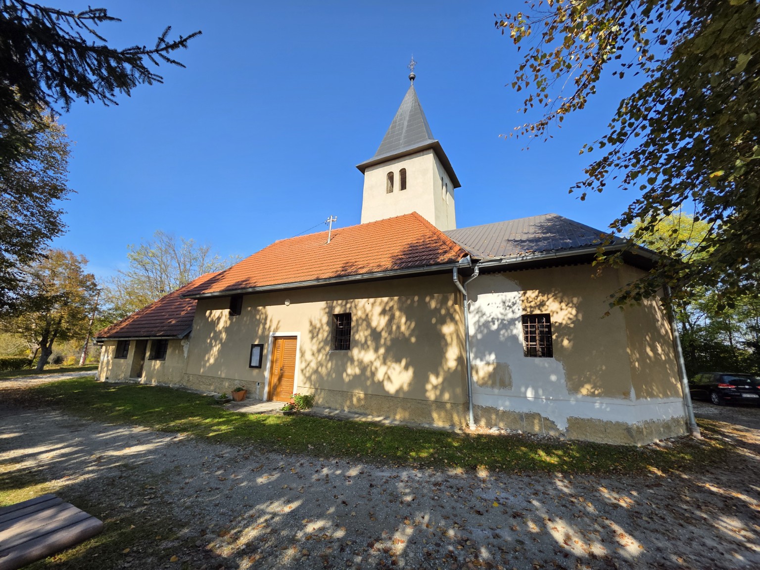 Kapela sv. Ivana Krstitelja u Donjem Zvečaju
